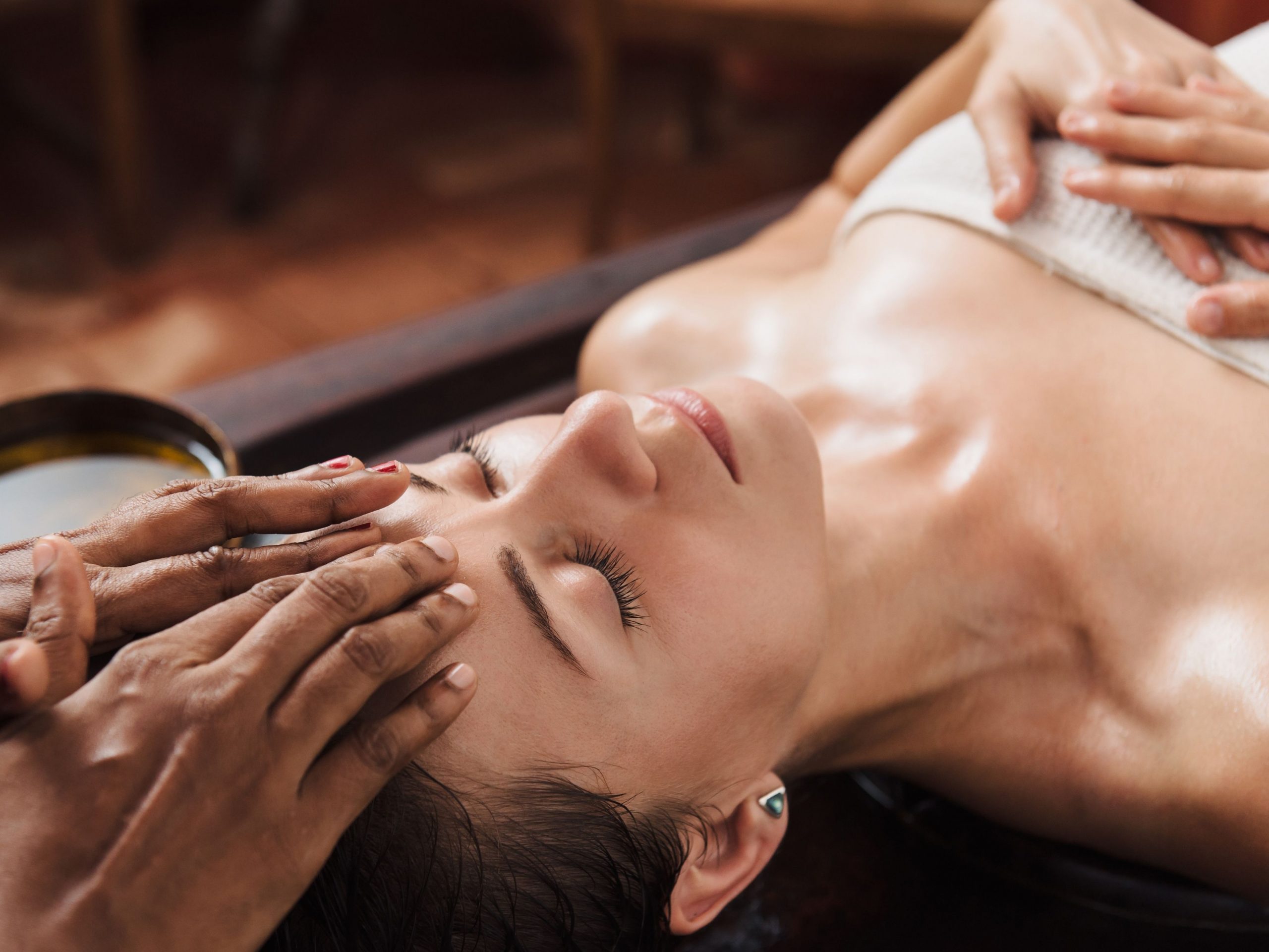 Why Every Business Traveler Needs to Experience a Seoul Business Trip Massage?